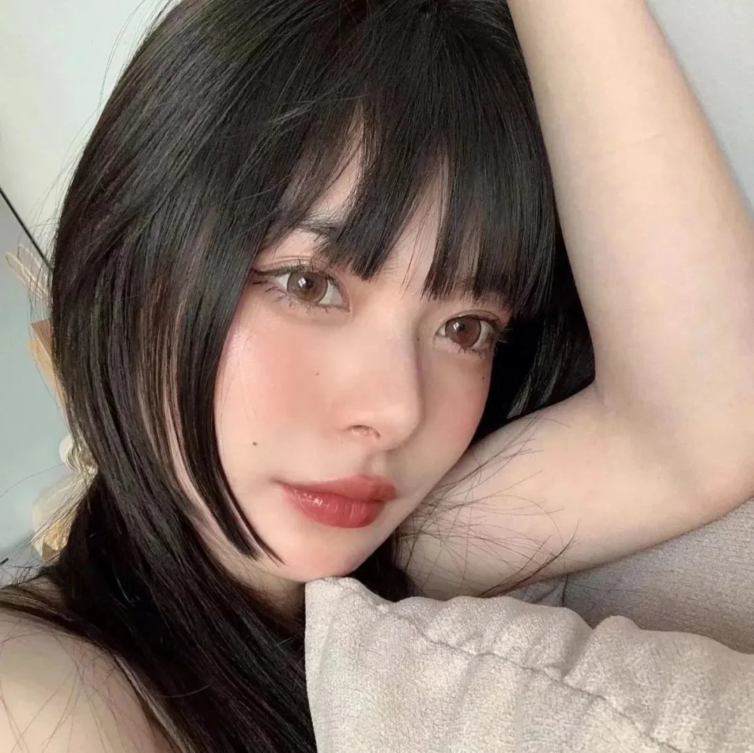 蜜桃女孩